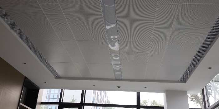 不同顏色的鋁單板價(jià)格一樣嗎？24年鋁單板廠家告訴你