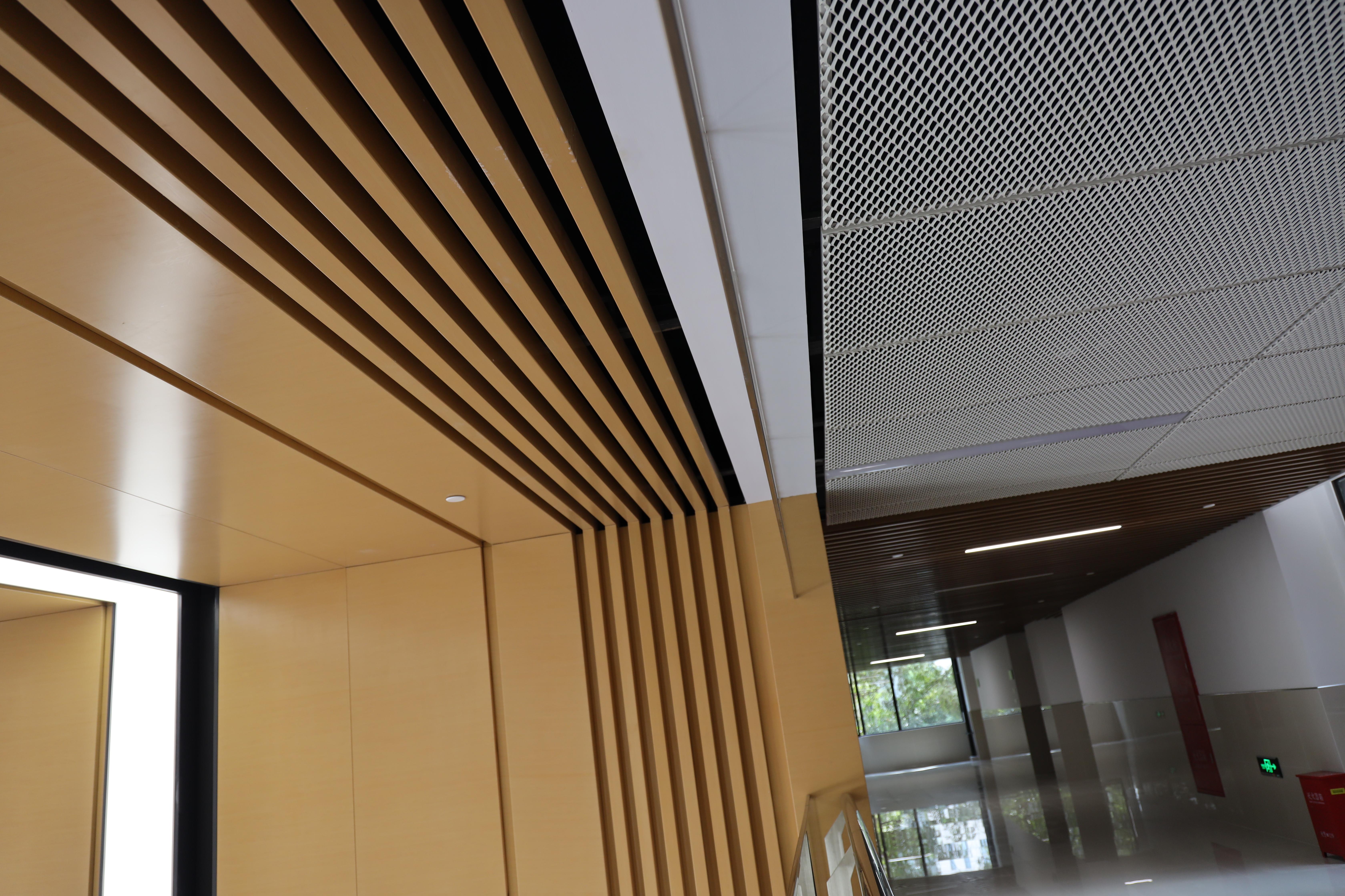 理工大學木紋鋁單板