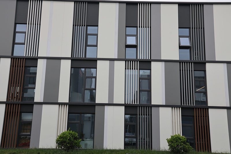 深灰色幕墻鋁單板-氟碳鋁單板-深灰色氟碳鋁單板