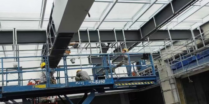 走進(jìn)鋁單板施工現(xiàn)場(chǎng)